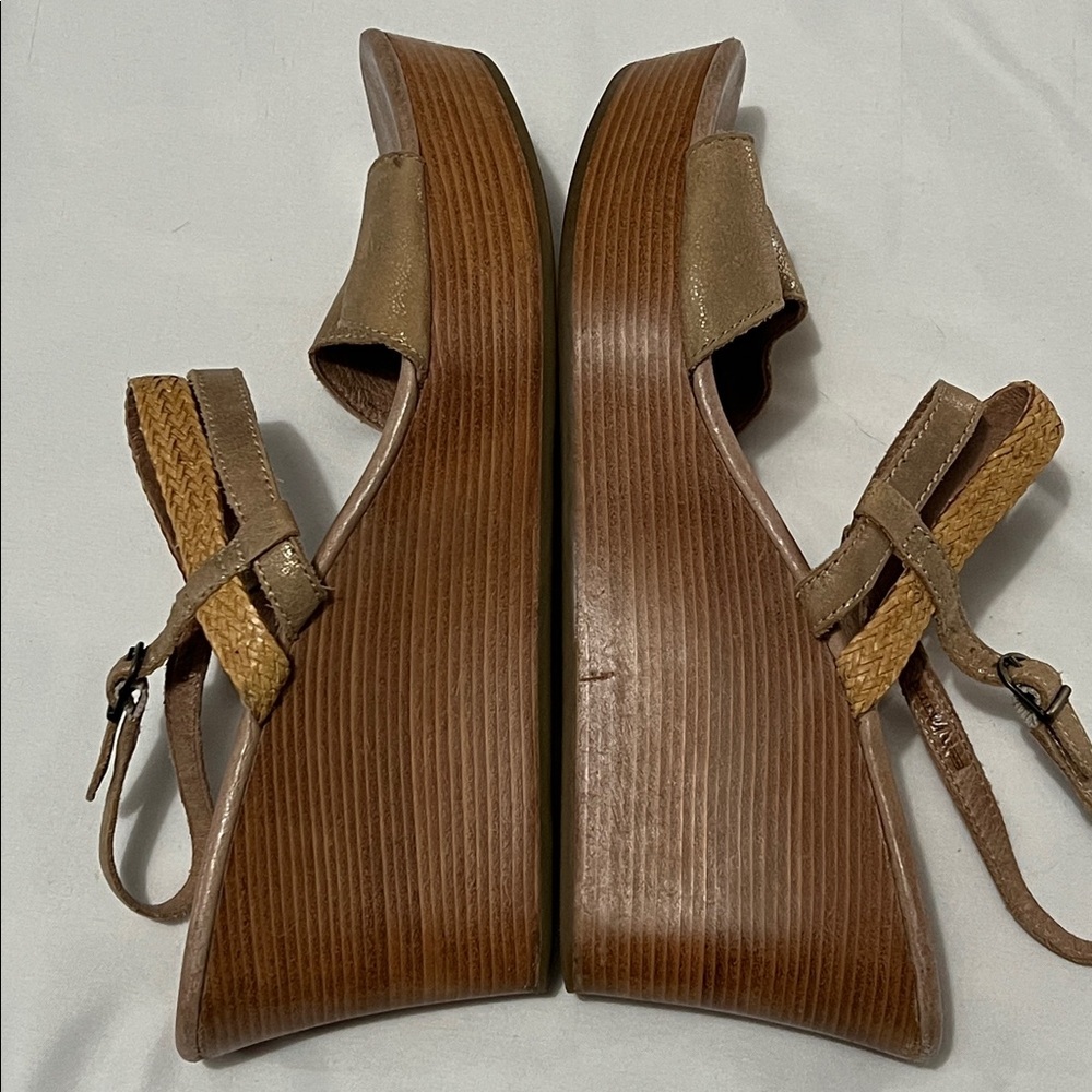 Ugg Lita Weave/Metallic Strappy Wedge Sandals - Picture 6 of 9